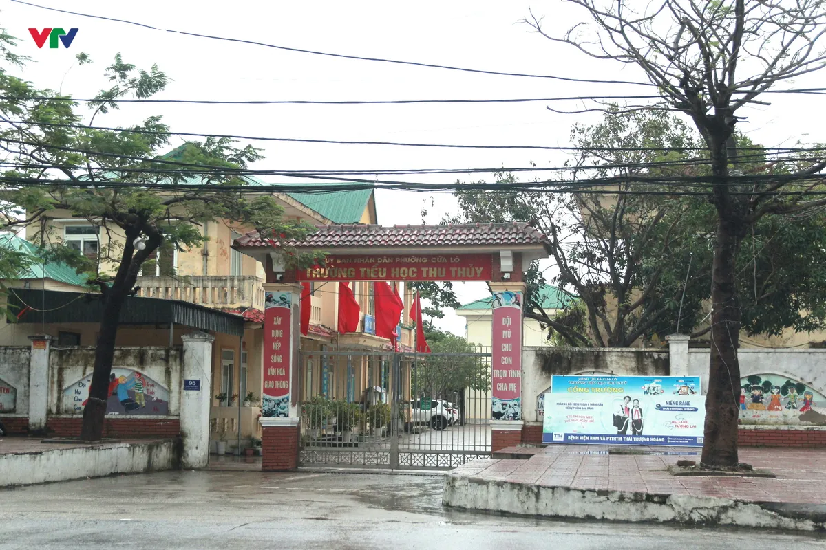 Nhiều trường học ở Nghệ An chưa thể sửa chữa do thiếu kinh phí - Ảnh 1.