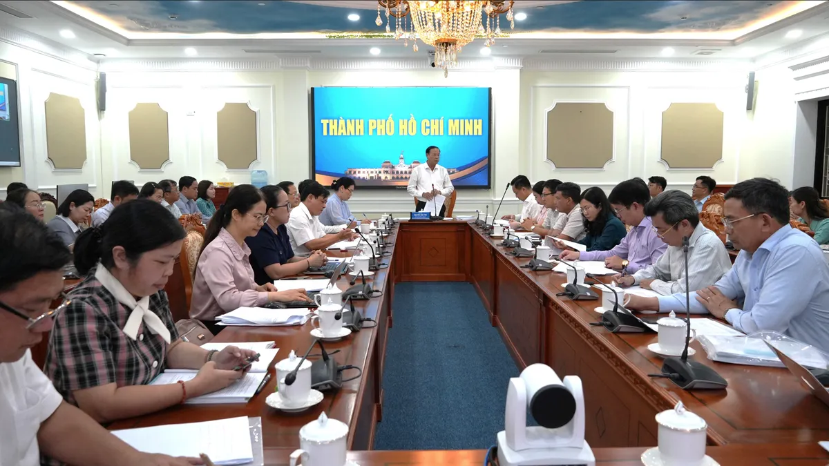 Chính quyền địa phương hai cấp: Phân quyền sâu, trách nhiệm lớn - Ảnh 1.