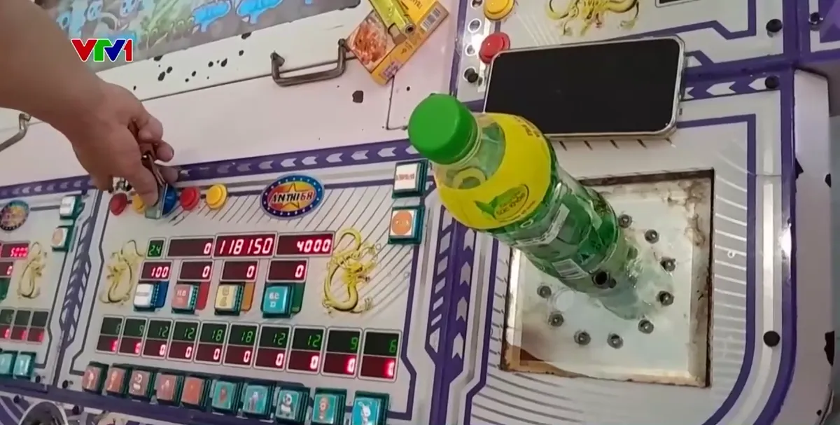 Bên trong các tụ điểm đánh bạc núp bóng trò chơi điện tử - Ảnh 3.