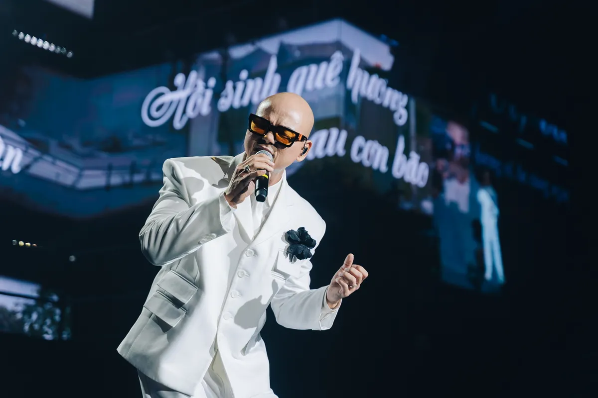 Đêm nhạc gắn kết yêu thương, hướng về đồng bào vùng lũ của các Anh tài - Ảnh 4.