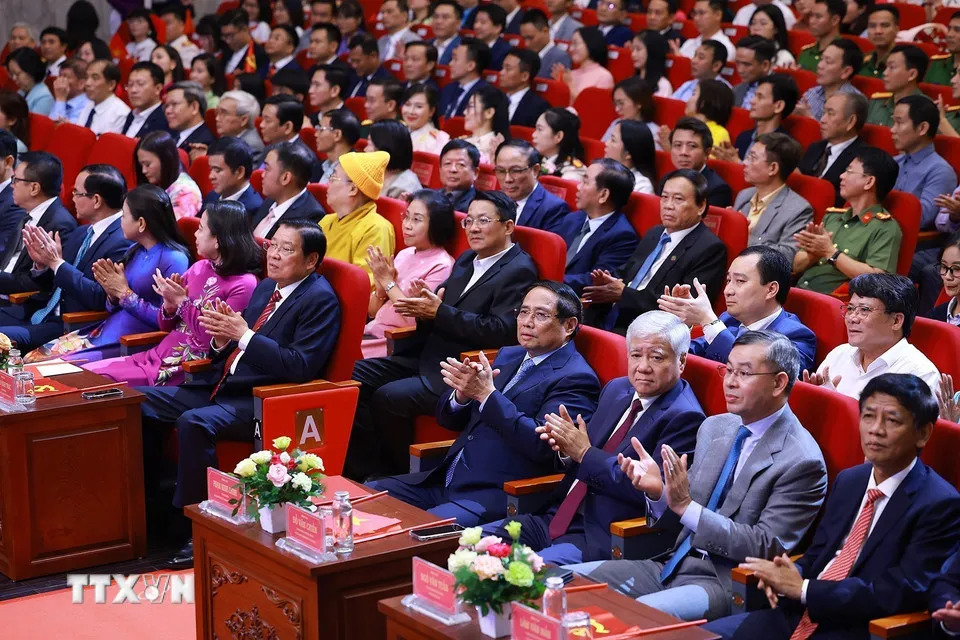 Thủ tướng: Người làm báo vững vàng và quyết liệt phòng, chống tham nhũng - Ảnh 2.