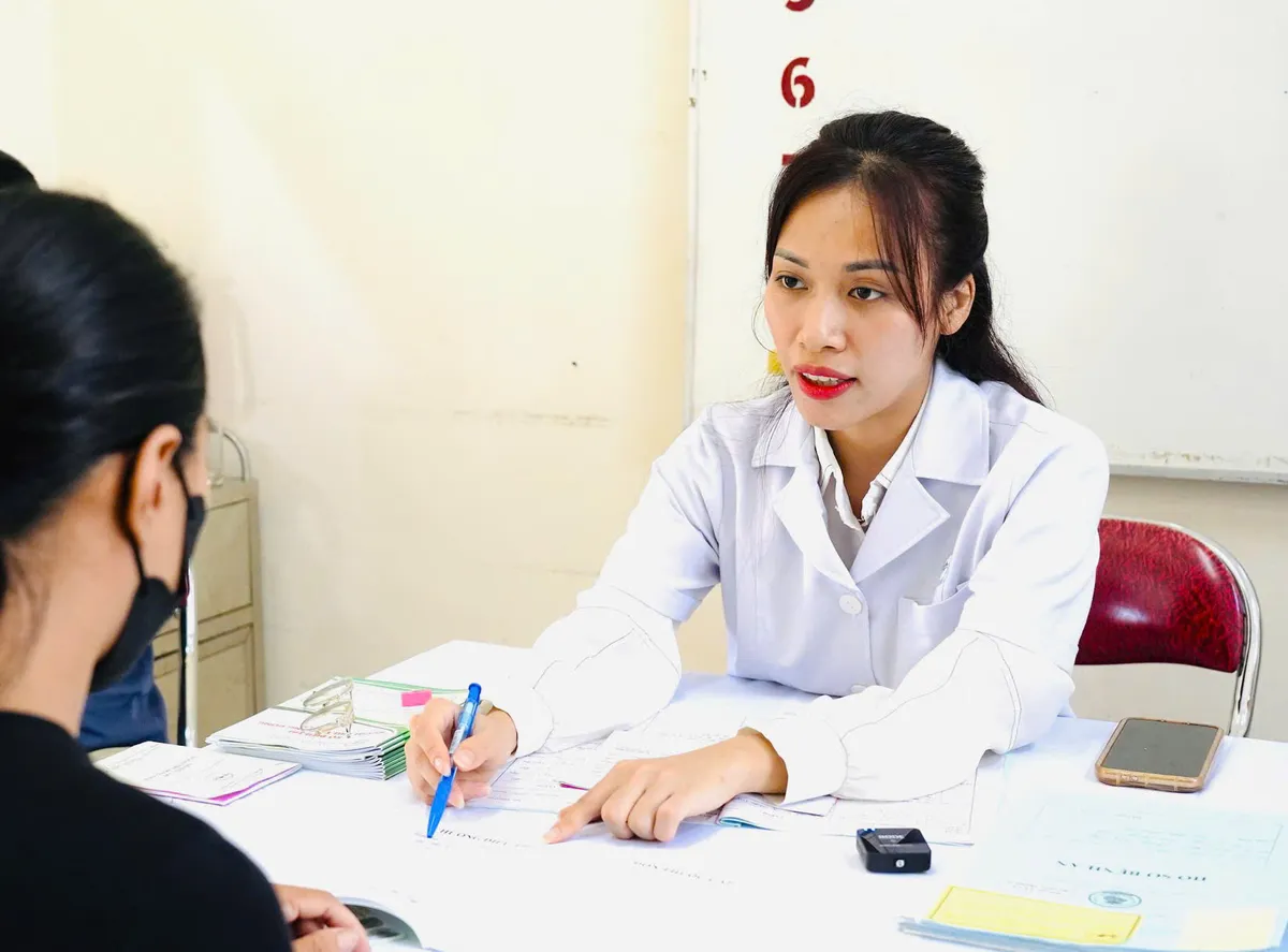 Lạm dụng "bóng cười" và nguy cơ rối loạn tâm thần- Ảnh 1.