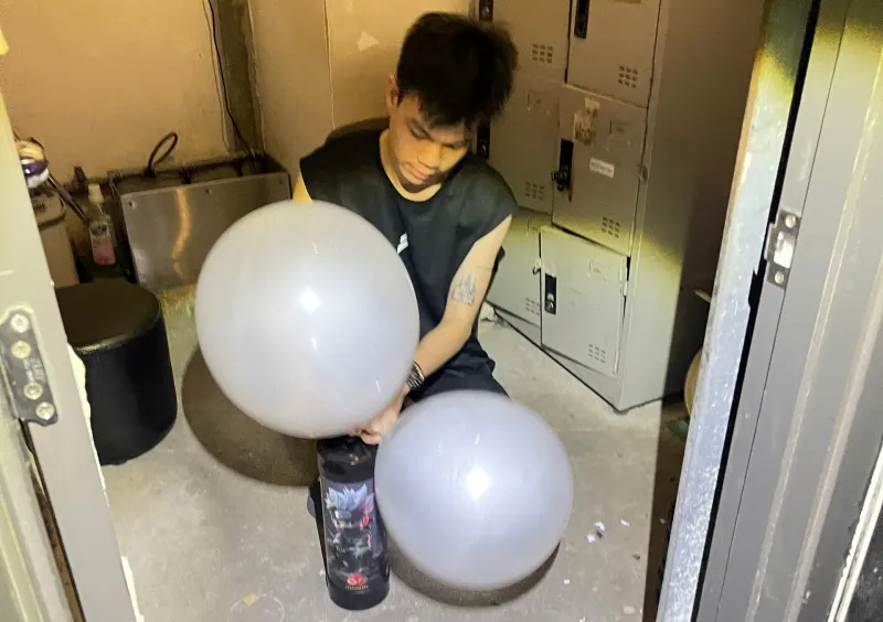 Triệt phá quán bar núp bóng bán bóng cười ở TP Hồ Chí Minh, thu lợi gần 7 tỷ đồng - Ảnh 3.