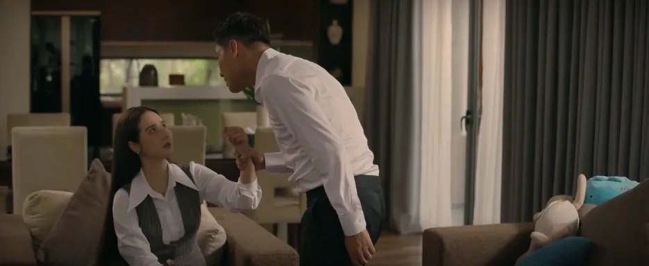 Cách em 1 milimet - Tập 17: Ngân chọn đứng về phía Nghiêm, bỏ qua Viễn- Ảnh 20. Cách em 1 milimet - Tập 17: Ngân chọn đứng về phía Nghiêm, bỏ qua Viễn- Ảnh 20.