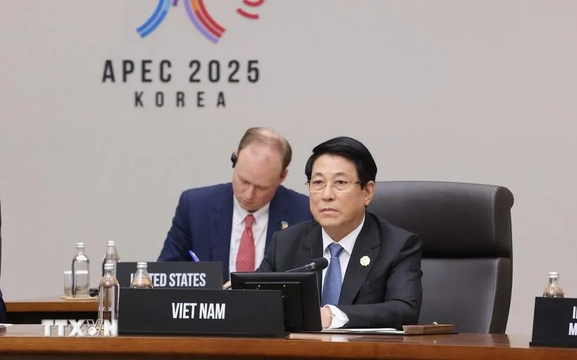 Chủ tịch nước Lương Cường dự Hội nghị Cấp cao Diễn đàn Hợp tác kinh tế châu Á - Thái Bình Dương (APEC) lần thứ 32 (Ảnh: TTXVN)