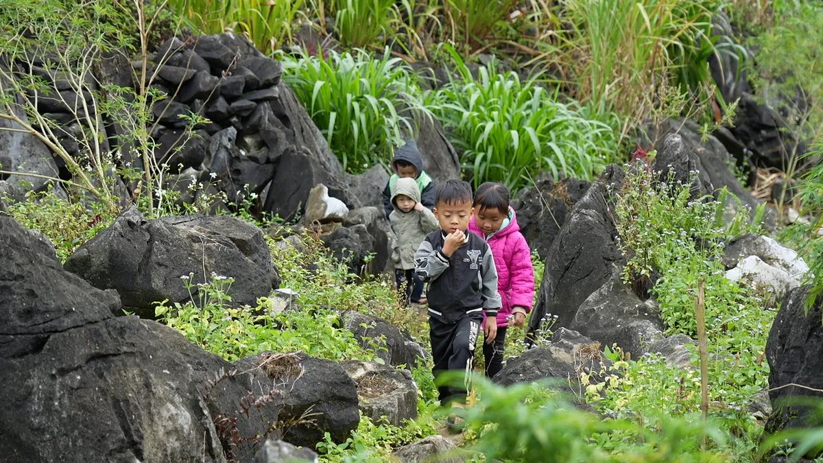 Co ro trong giá lạnh, học trò Xúa Do vẫn miệt mài đến lớp- Ảnh 6.