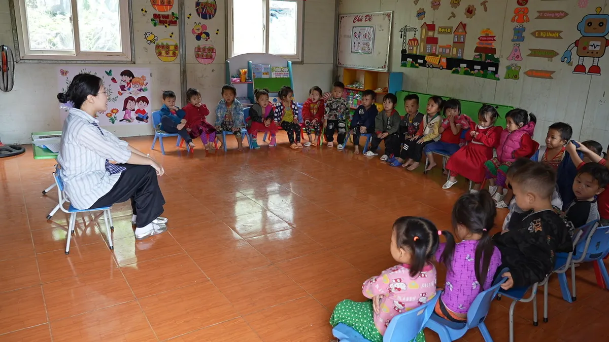 Co ro trong giá lạnh, học trò Xúa Do vẫn miệt mài đến lớp- Ảnh 4.