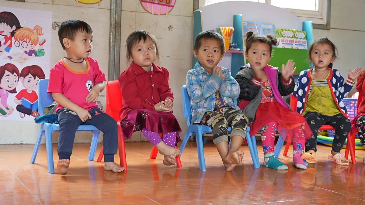 Co ro trong giá lạnh, học trò Xúa Do vẫn miệt mài đến lớp- Ảnh 2.