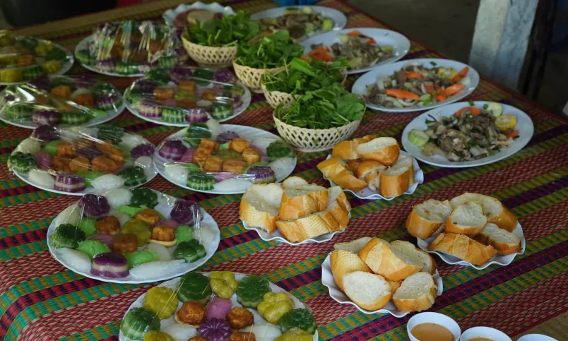 Khung cảnh đám cưới đậm chất miền Tây trên màn ảnh rộng - Ảnh 8.