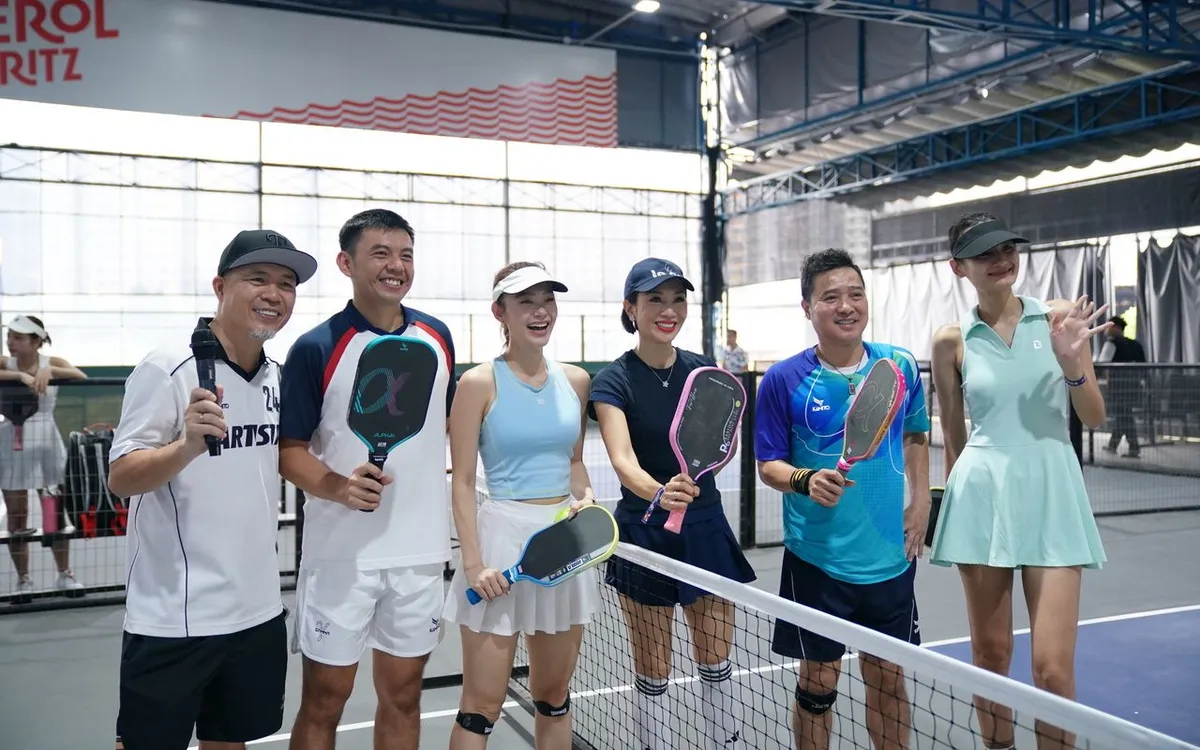 Nhạc sĩ Huy Tuấn (bìa trái) là một trong những người khởi xướng giải đấu Pickleball Couple Cup 2025