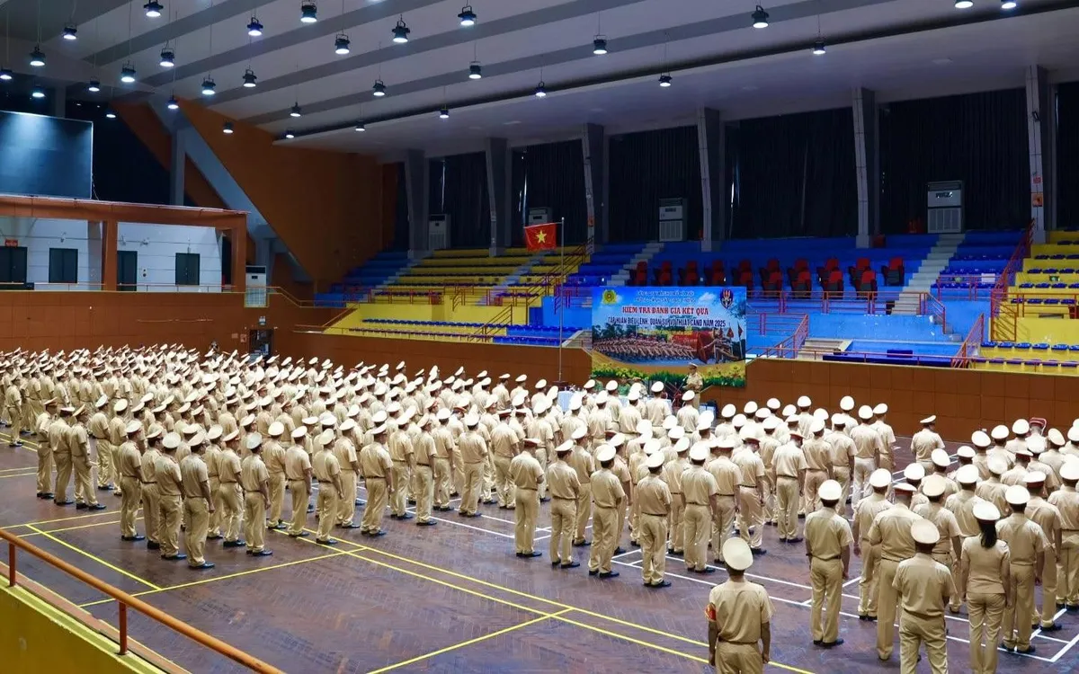 CBCS các đơn vị tham gia buổi kiểm tra, đánh giá kết quả tập huấn điều lệnh, quân sự võ thuật.