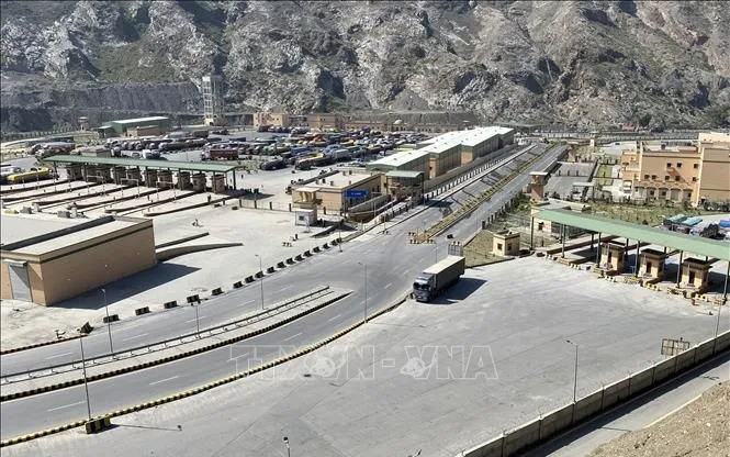 Cửa khẩu Torkham ở biên giới Pakistan - Afghanistan (Ảnh: THX/TTXVN)