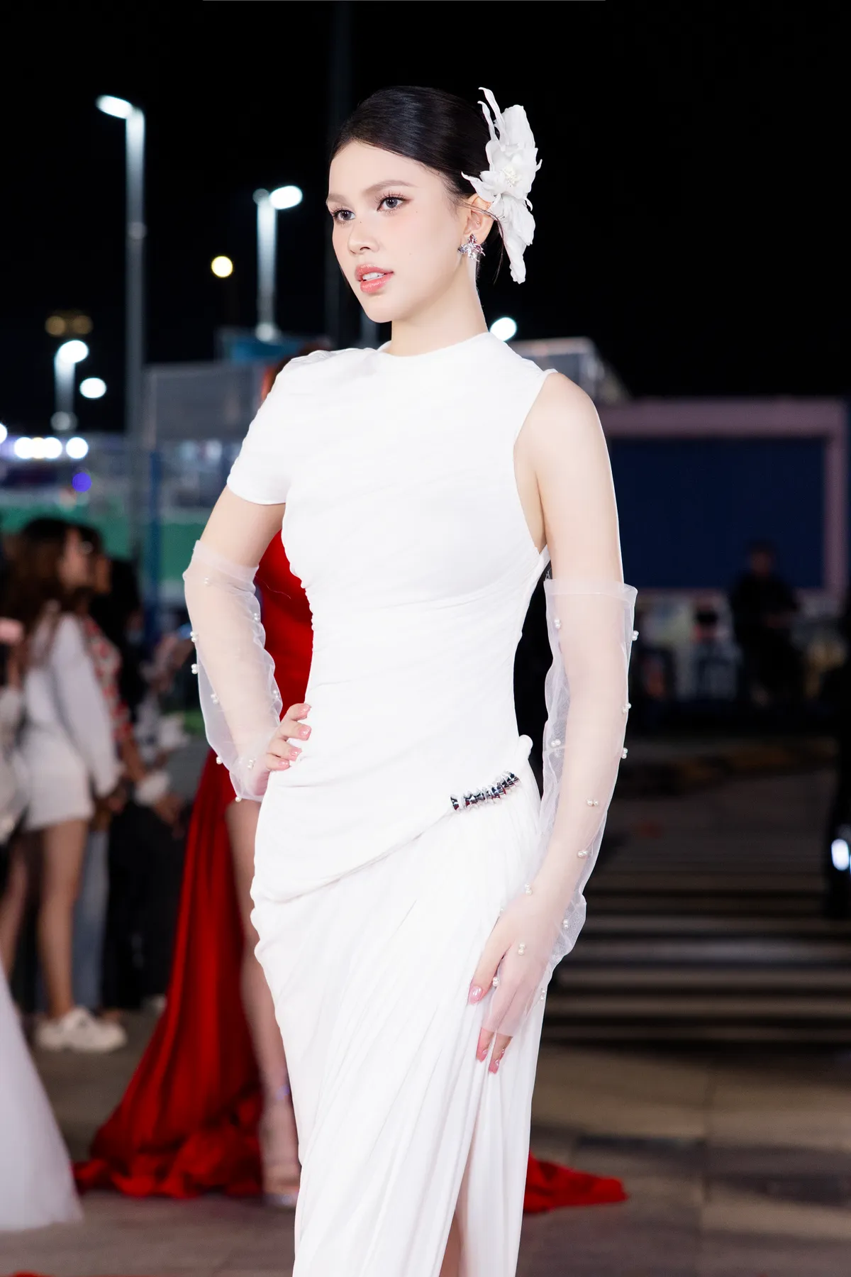 Á hậu Phan Trần Linh Đan trở thành tâm điểm chú ý với giải Best Dress - Ảnh 2.