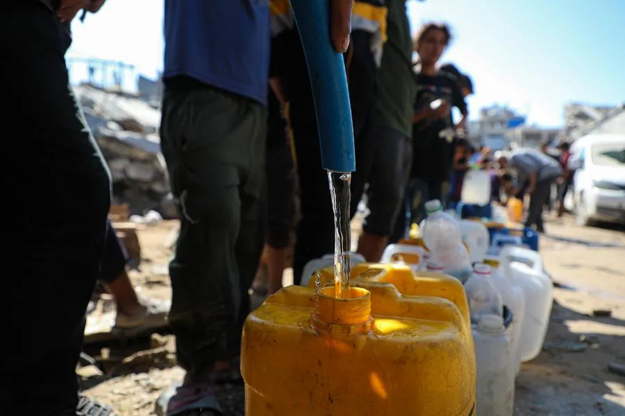 Hơn 24.000 tấn hàng viện trợ được chuyển đến Gaza giữa lệnh ngừng bắn mong manh- Ảnh 1.