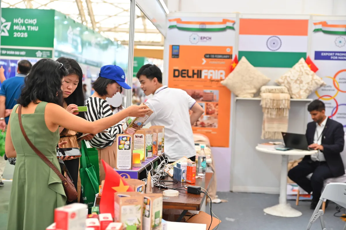 Hội chợ Mùa Thu - “Nhịp cầu thương mại” kết nối thị trường nội địa với thị trường quốc tế - Ảnh 10.