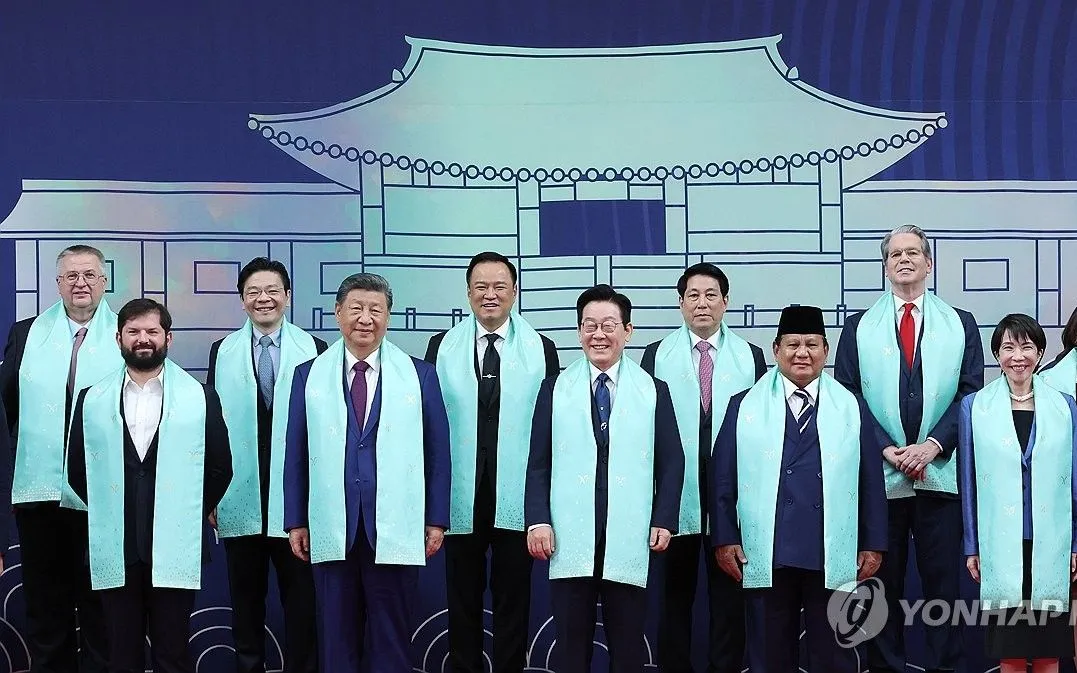 Các nhà lãnh đạo tham dự Hội nghị Cấp cao APEC 2025 tại Trung tâm Hội nghị Quốc tế Gyeongju Hwabaek ở Gyeongju, Hàn Quốc, ngày 1/11/2025 (Ảnh: Yonhap)