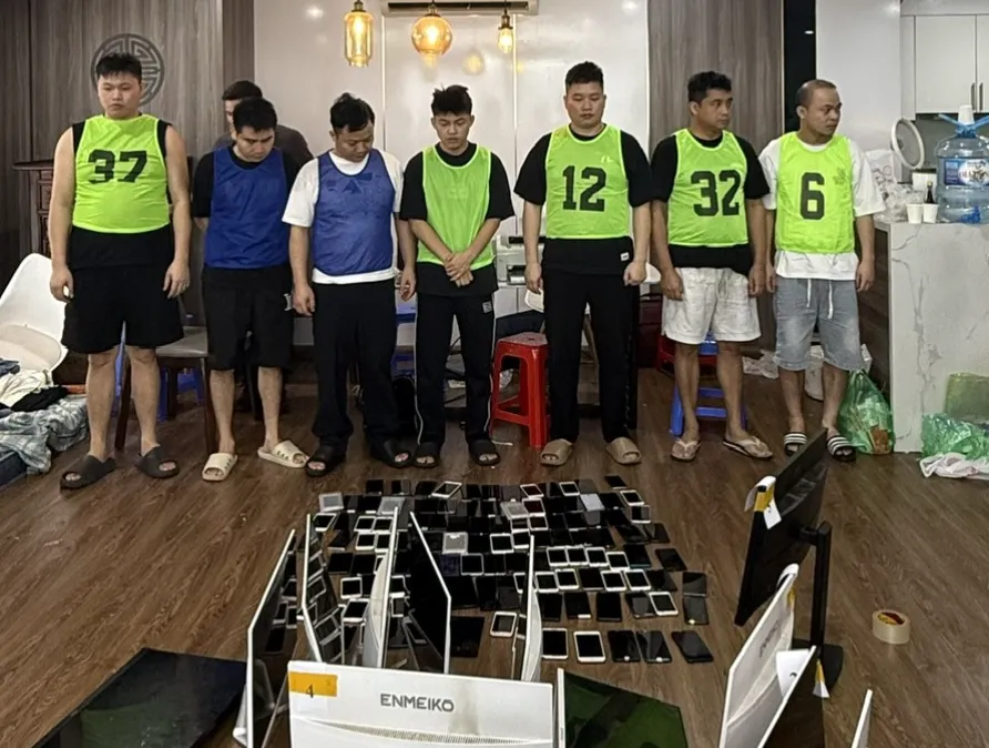 Bắt nhóm đối tượng người nước ngoài lừa đảo, cưỡng đoạt tài sản qua mạng- Ảnh 1.