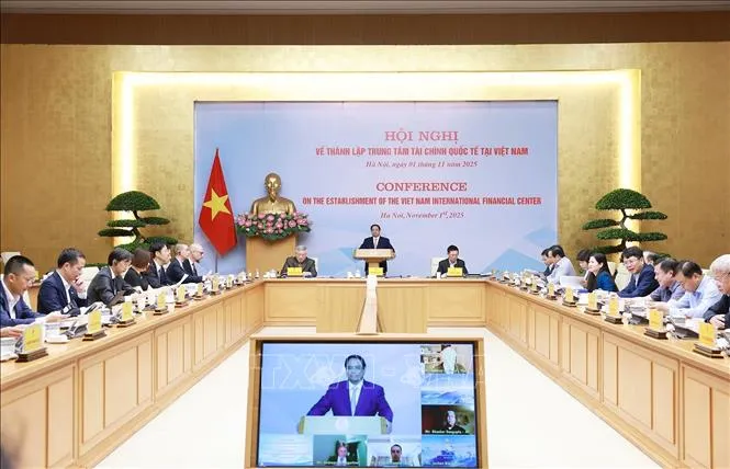 Thủ tướng Phạm Minh Chính chủ trì Hội nghị về thành lập Trung tâm tài chính quốc tế tại Việt Nam - Ảnh 1.