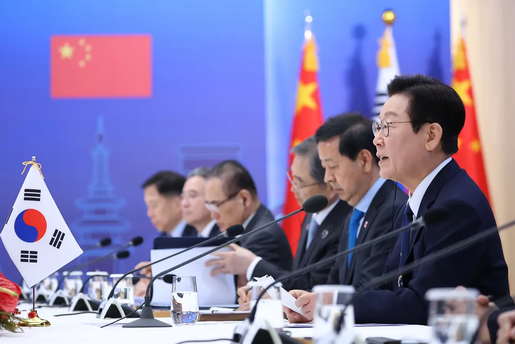 Trung Quốc - H&agrave;n Quốc hội đ&agrave;m thượng đỉnh, th&uacute;c đẩy quan hệ chiến lược c&ugrave;ng c&oacute; lợi- Ảnh 2.