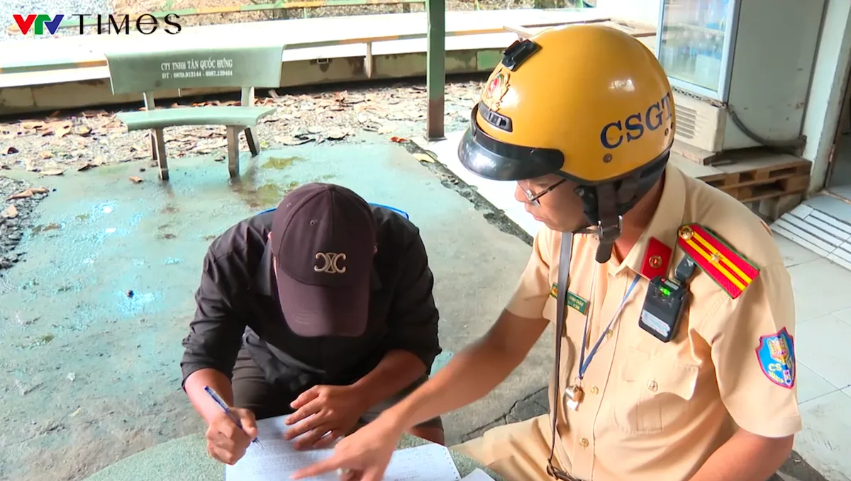 TP Hồ Chí Minh: Lập lại trật tự ATGT trên Quốc lộ 51 - Ảnh 1.