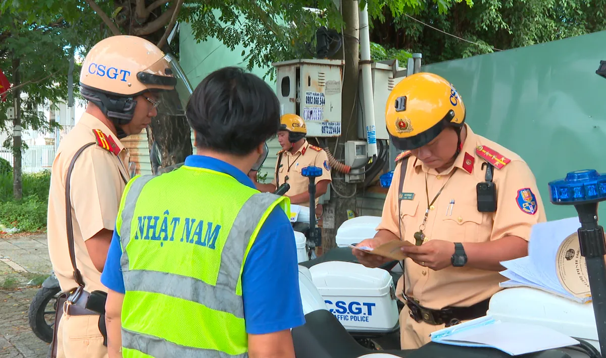 TP Hồ Chí Minh: Lập lại trật tự ATGT trên Quốc lộ 51 - Ảnh 3.