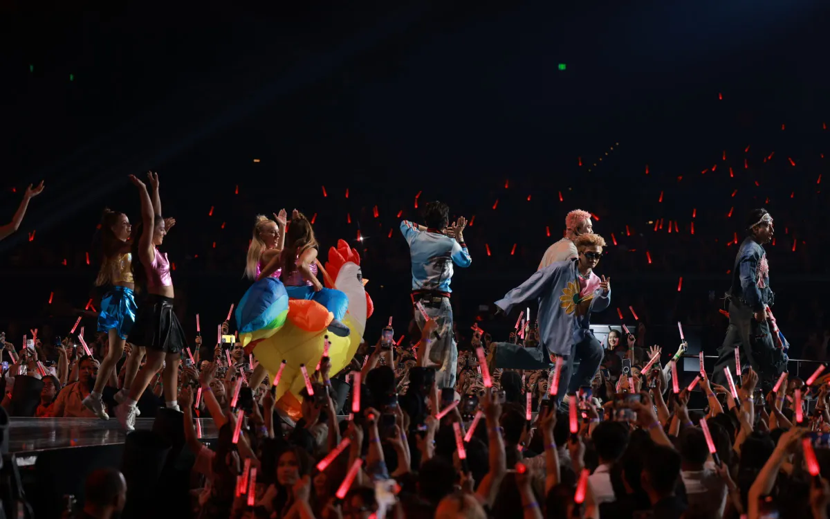 Ngày càng nhiều show diễn đình đám, kết nối và đưa hình ảnh văn hóa, con người Việt Nam ra thế giới - Ảnh: BTC chương trình Anh trai say hi