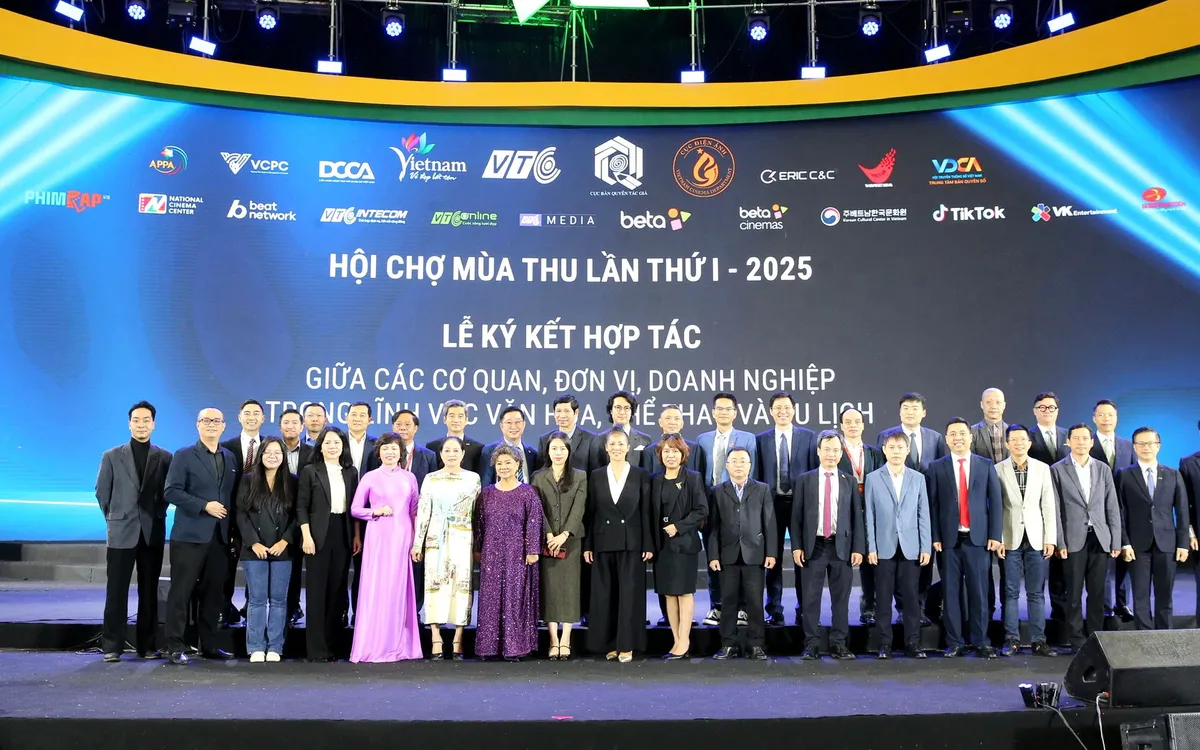 Các đại biểu tham dự lễ ký kết