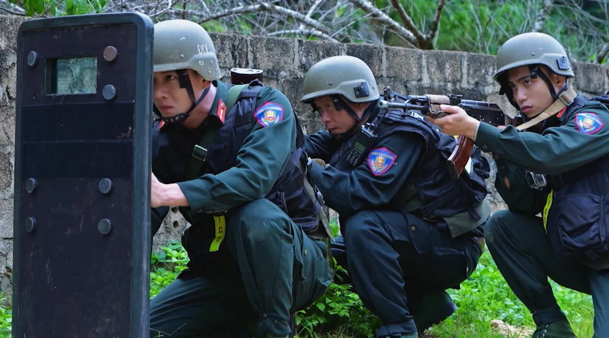 Chiến sĩ quả cảm - Tập cuối: Phá sào huyệt “Tử địa trắng” - Ảnh 6.