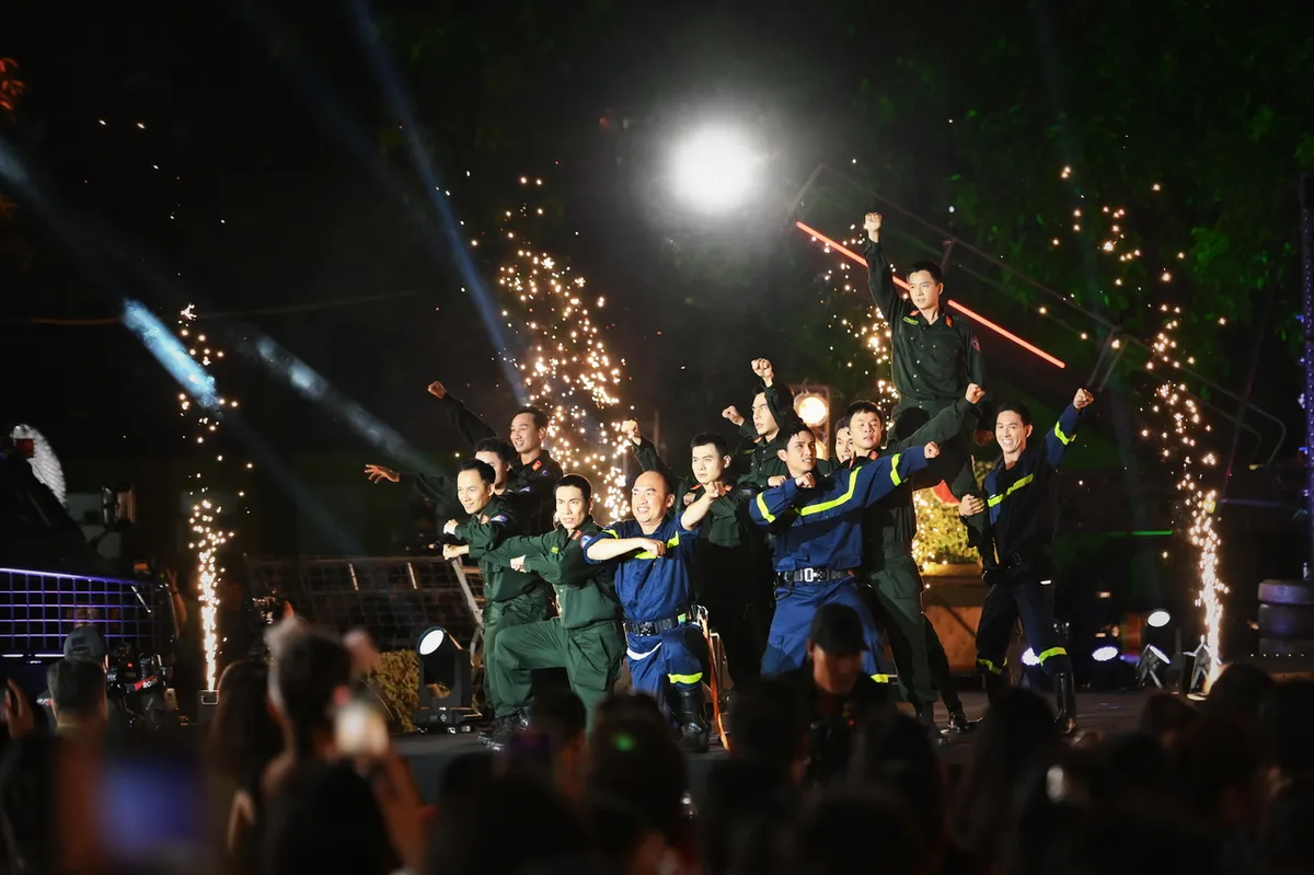 Chiến sĩ quả cảm - Tập cuối: Phá sào huyệt “Tử địa trắng” - Ảnh 8.