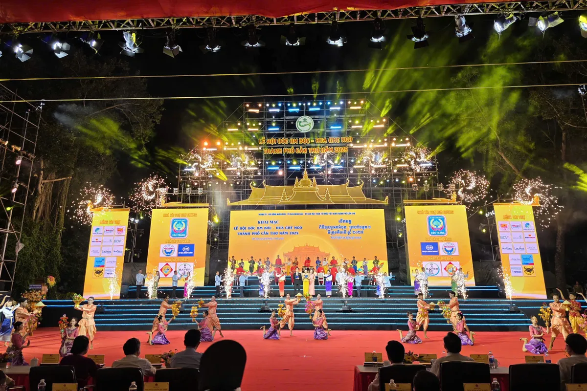 Cần Thơ rộn ràng Lễ hội Óoc Om Bóc – Đua ghe Ngo 2025- Ảnh 6.