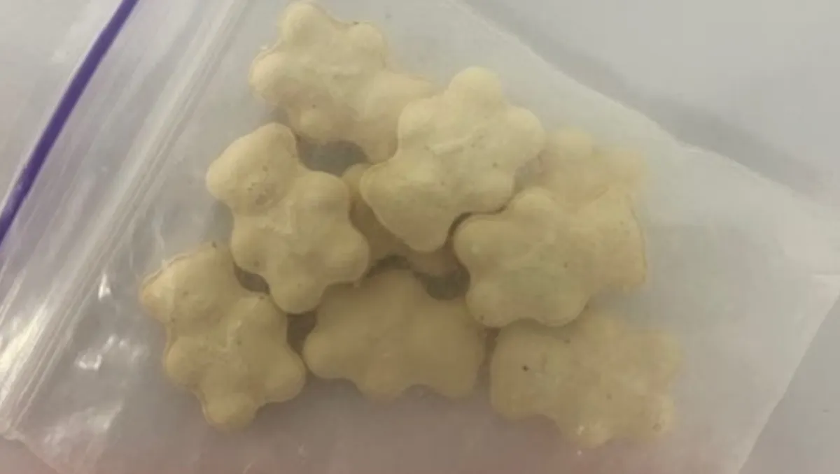 Cái chết từ “một hạt muối” - Nỗi lo vì loại ma túy mạnh gấp 500 lần heroin tại Australia - Ảnh 1.