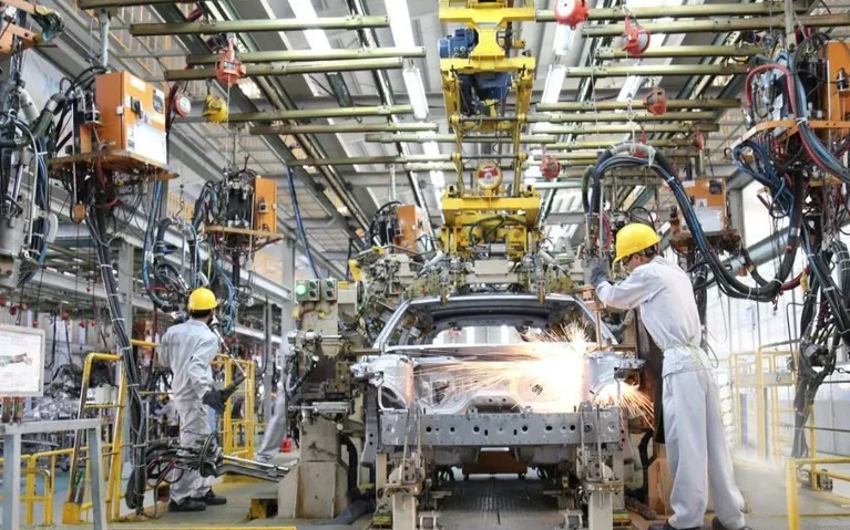 Trung Quốc tái chế xe cũ thúc đẩy kinh tế tuần hoàn