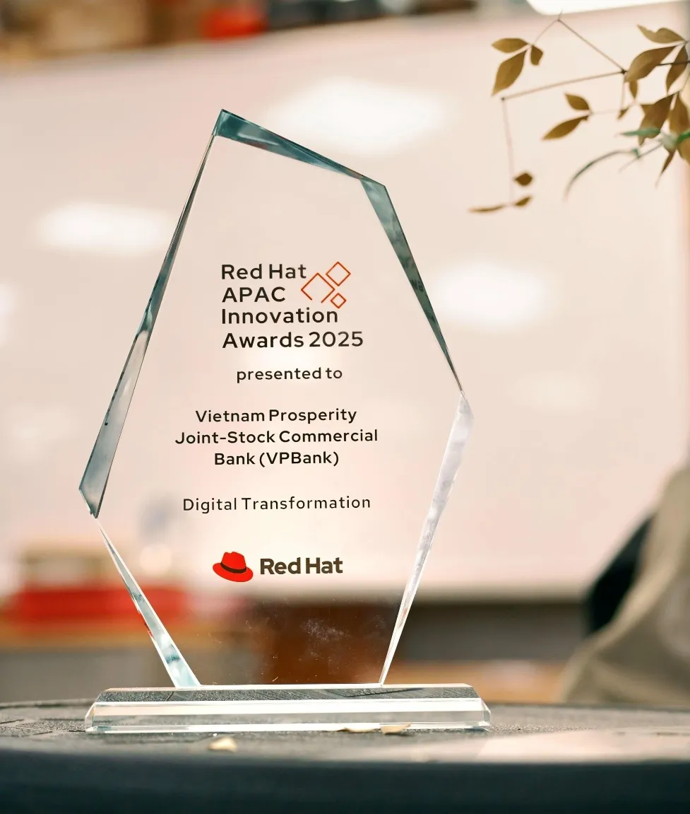 C&ocirc;ng nghệ &ldquo;mở kh&oacute;a tương lai&rdquo; của VPBank được vinh danh tại Red Hat APAC 2025- Ảnh 2.