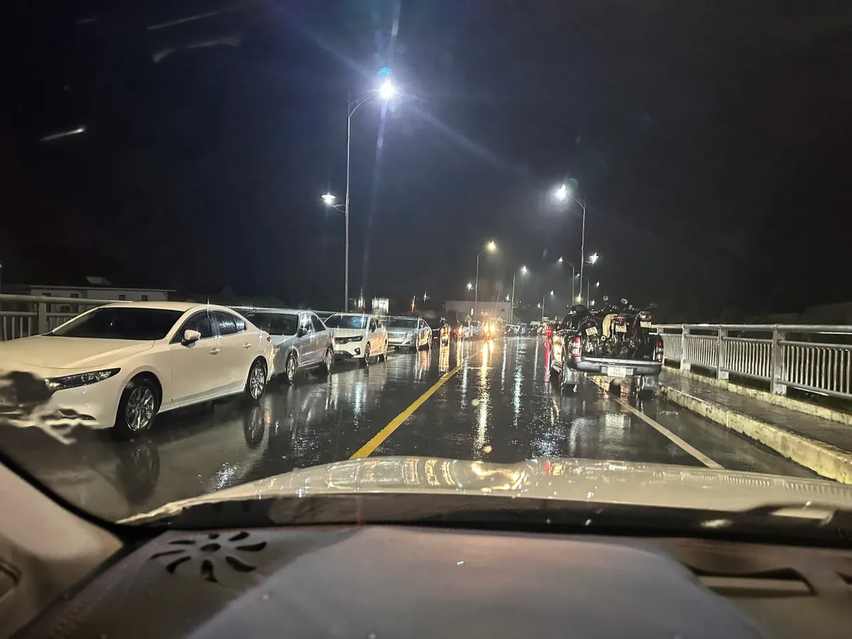 Cảnh báo khẩn: Lũ trên các sông ở Quảng Trị sắp đạt đỉnh, đồng loạt vượt báo động 3 - Ảnh 1.