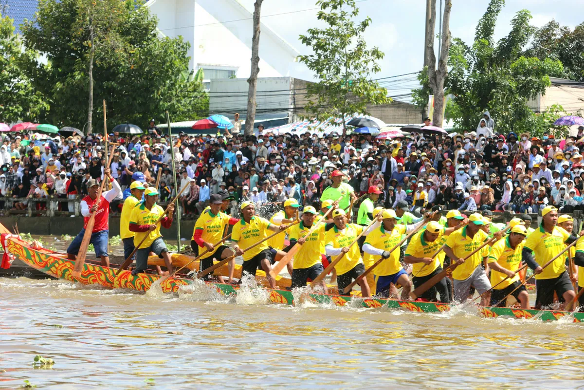 Dậy sóng dòng Maspero – Sức nóng từ Ngày hội Đua ghe Ngo- Ảnh 12.
