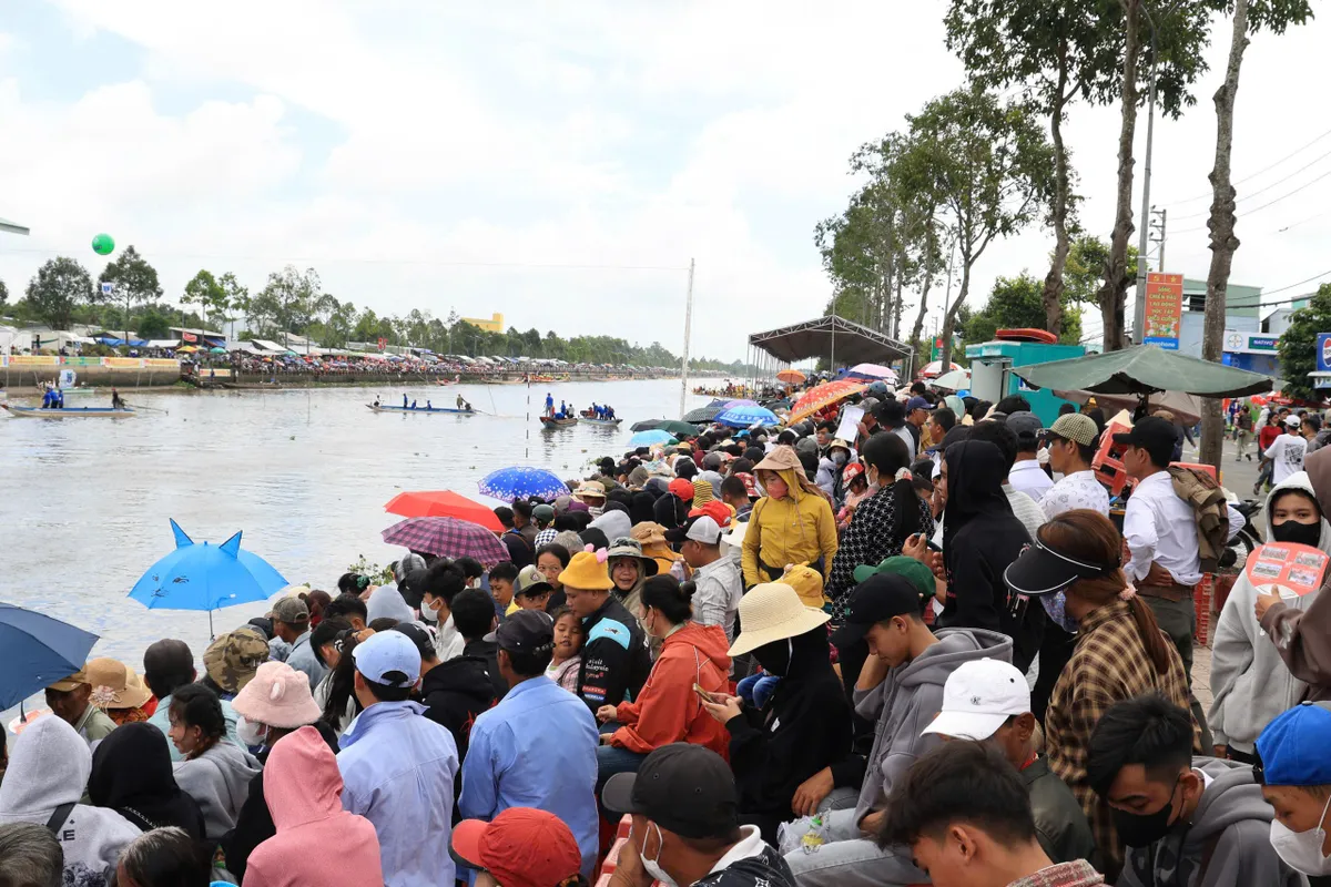 Dậy sóng dòng Maspero – Sức nóng từ Ngày hội Đua ghe Ngo- Ảnh 2.