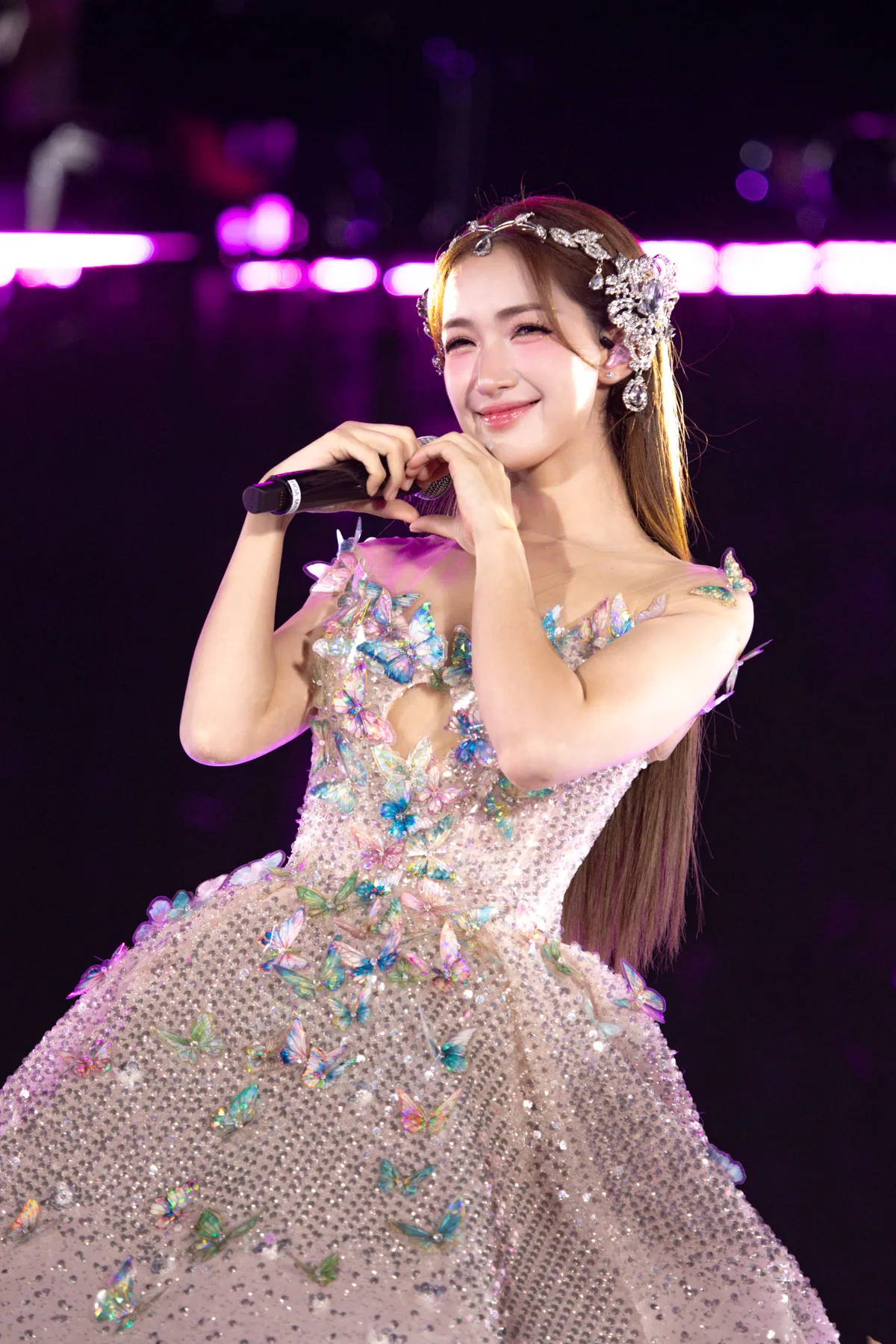 Nghệ sĩ, người nổi tiếng và câu chuyện văn hóa ứng xử   - Ảnh 3.