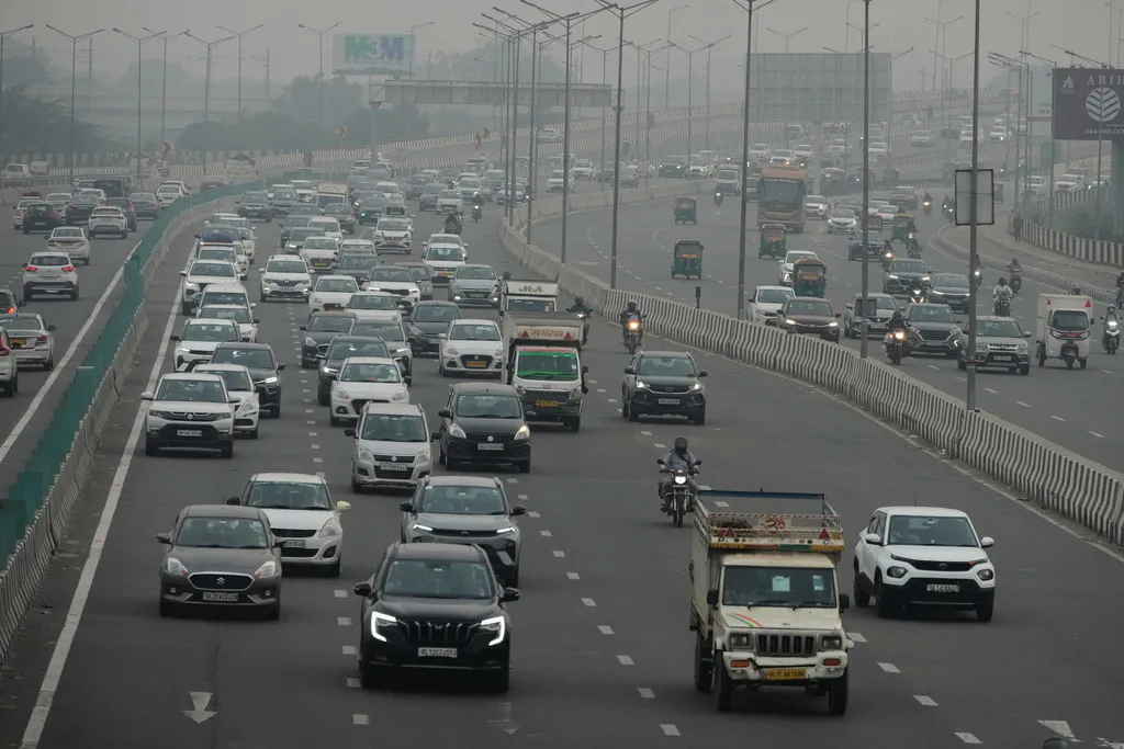 Ấn Độ nỗ lực giảm ô nhiễm không khí tại thủ đô New Delhi - Ảnh 1.