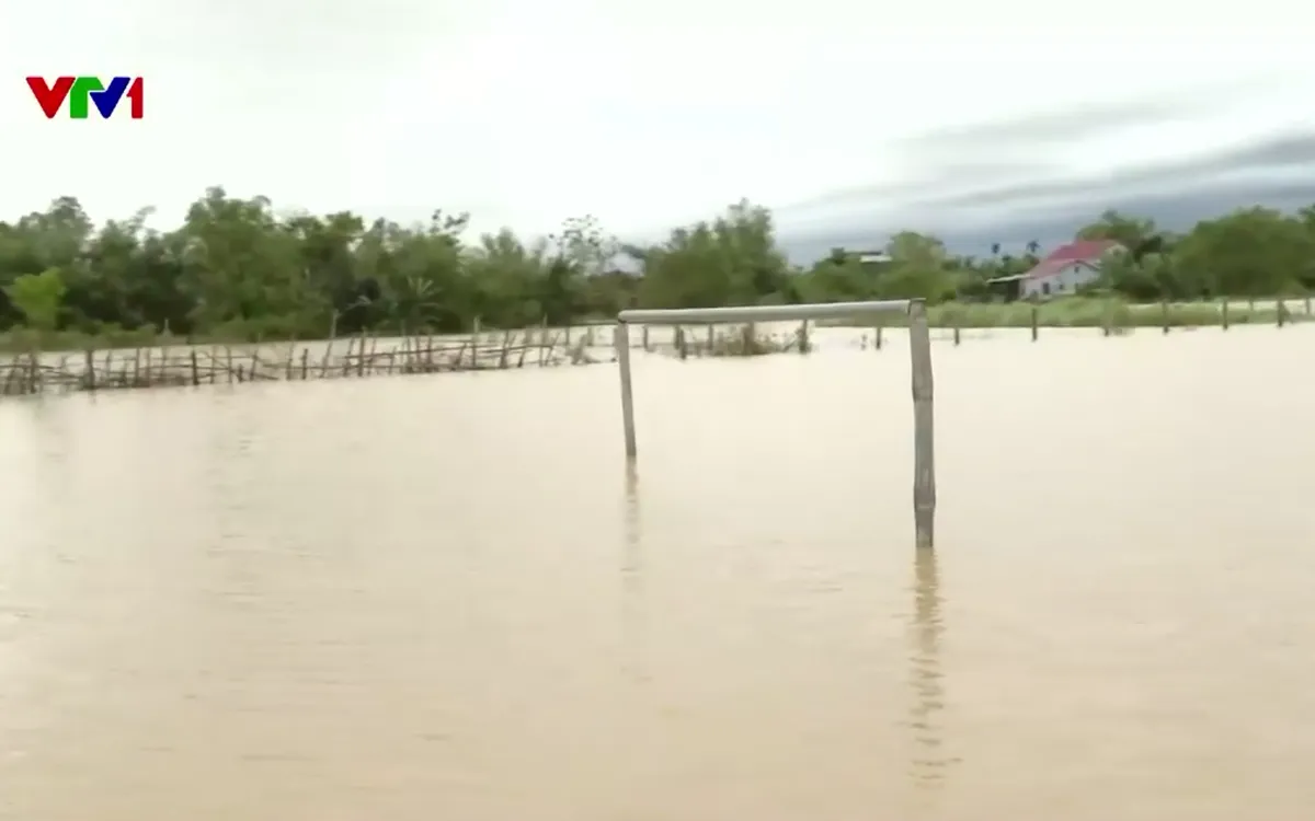 Tập trung lực lượng khắc phục hậu quả mưa lũ - Ảnh 1.