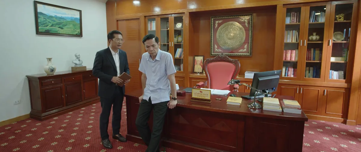 Lằn ranh - Tập 4: Ông Sách khó xử vì sếp cũ nhờ vả "kiếm ghế" - Ảnh 5.