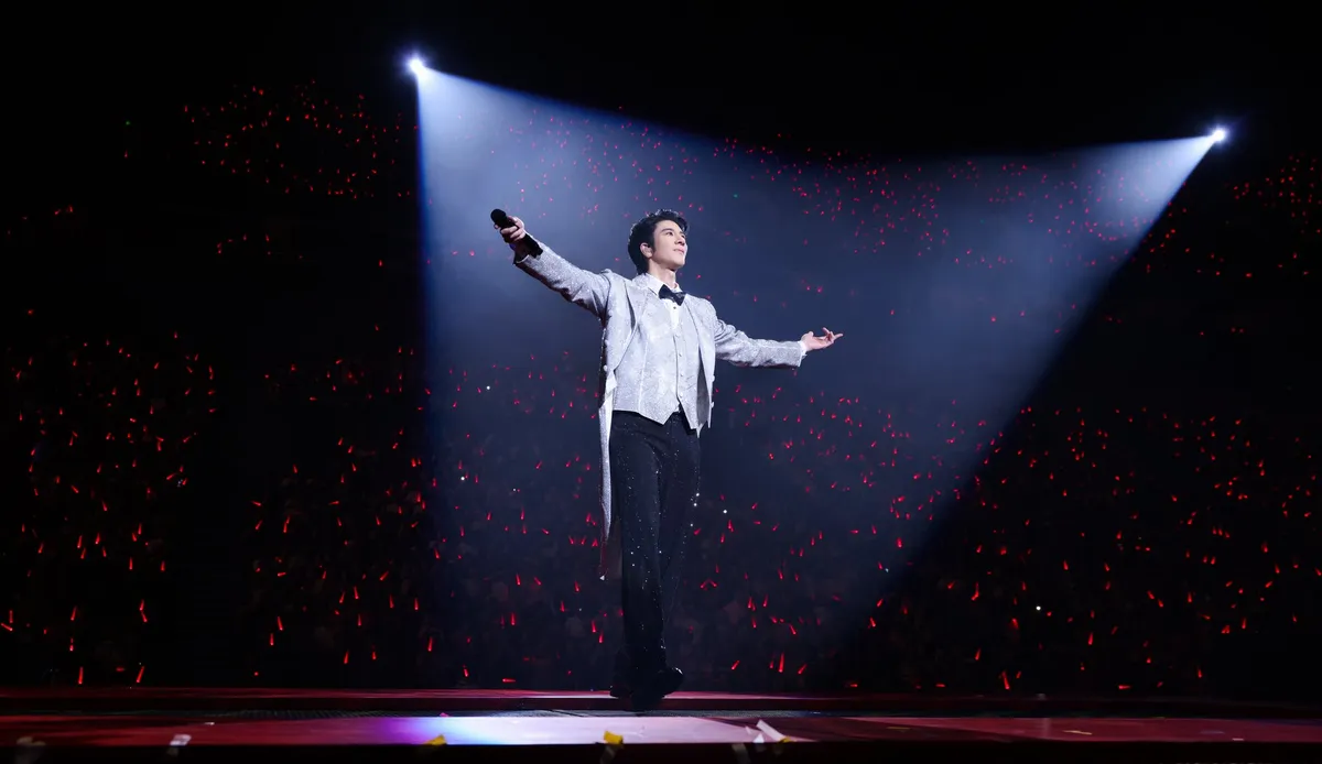 MV của Vương Lực Hoành và Ella bốc hơi vì vi phạm bản quyền - Ảnh 2.