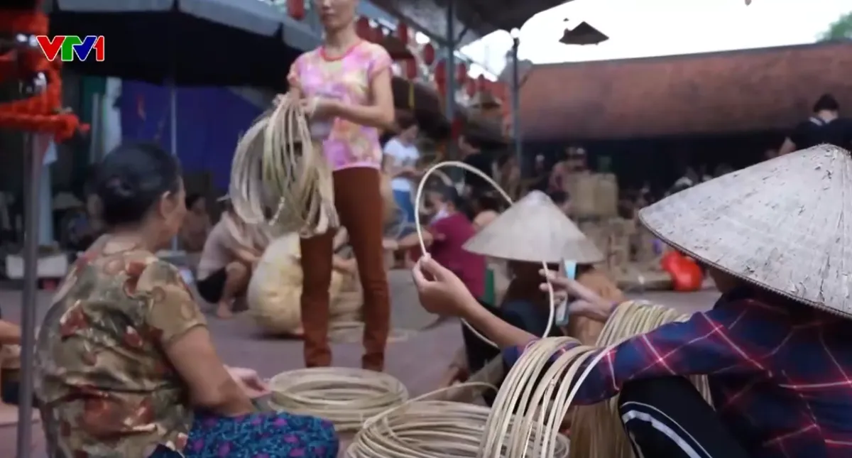 Phấn đấu đến năm 2030, cơ bản không còn hộ nghèo - Ảnh 1.