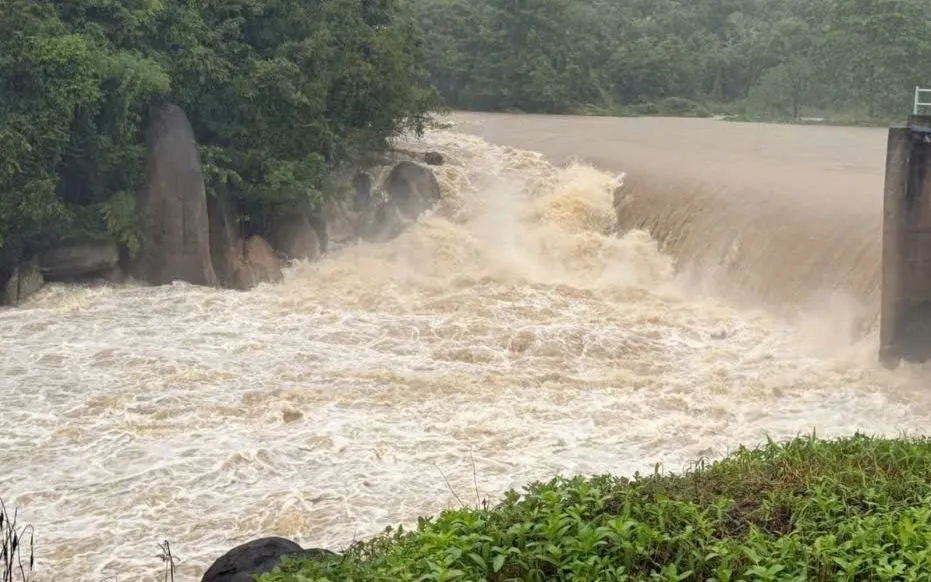 Hạ lưu xả lũ của hồ Sông Lũy những ngày qua.