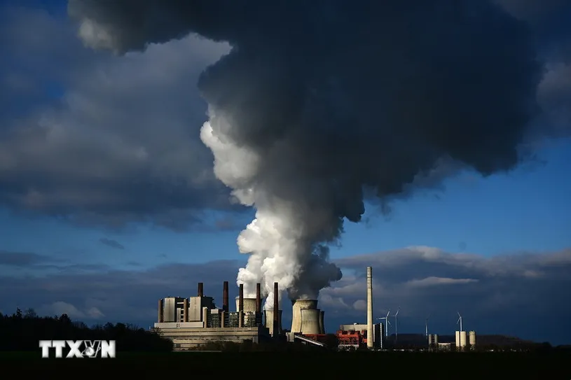 EU đạt thỏa thuận về các mục tiêu khí hậu trước thềm COP30- Ảnh 1.