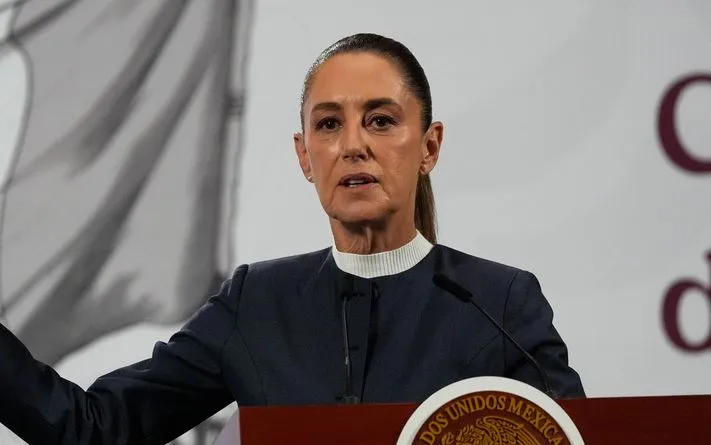 Tổng thống Mexico Claudia Sheinbaum phát biểu tại Cung điện Quốc gia ở Mexico City, ngày 3/11/2025 (Ảnh: AP)