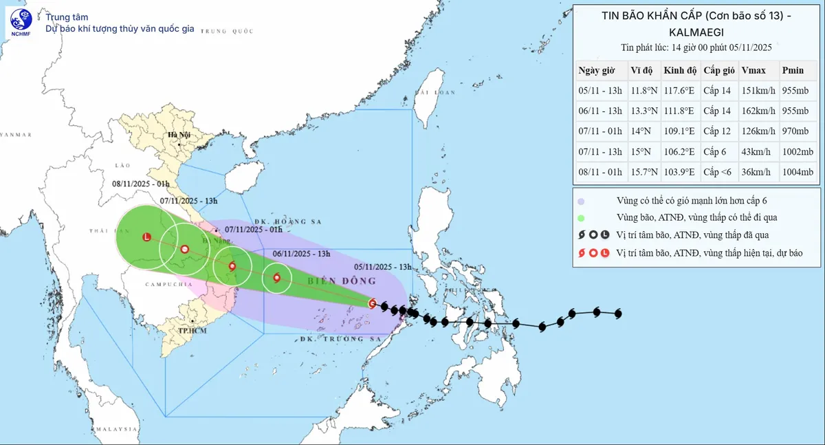 Từ tối 6/11, Trung Trung Bộ gió mạnh cấp 12, mưa đặc biệt lớn do bão số 13 - Ảnh 1.