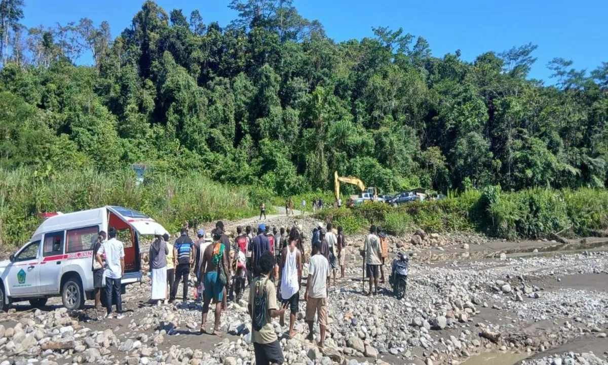 Lũ cuốn khiến 15 người thiệt mạng tại Indonesia, nhiều trẻ em còn mất tích- Ảnh 1. Lũ cuốn khiến 15 người thiệt mạng tại Indonesia, nhiều trẻ em còn mất tích- Ảnh 1.