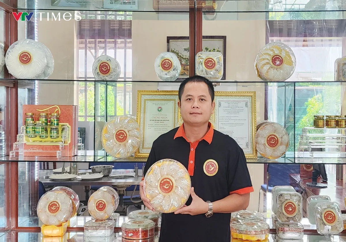 Anh n&ocirc;ng d&acirc;n nu&ocirc;i chim yến được Chủ tịch nước trao tặng Hu&acirc;n chương Lao động hạng Ba  - Ảnh 2.