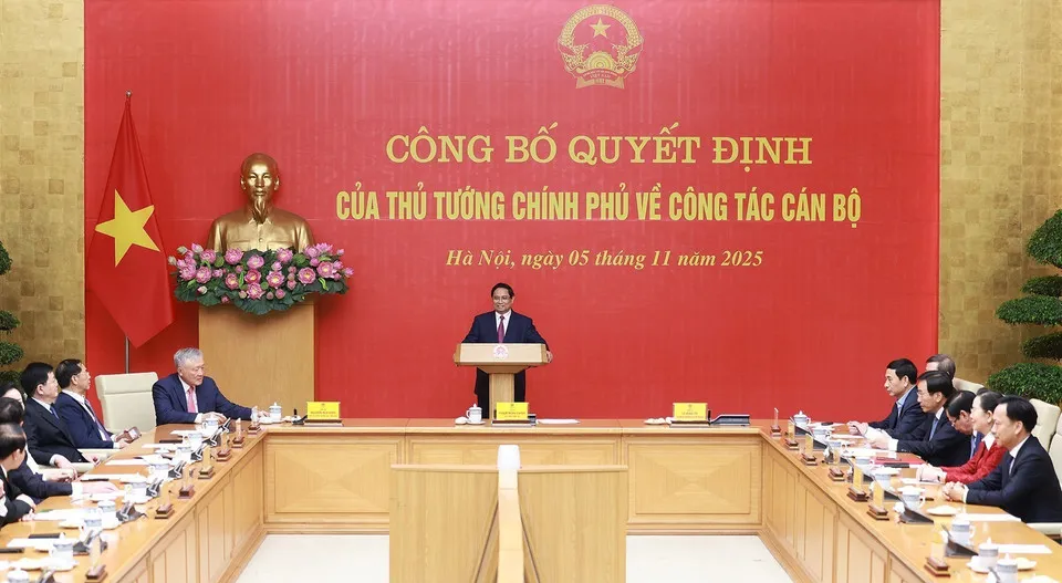 Thủ tướng trao quyết định bổ nhiệm Phó Tổng Thanh tra Thường trực Thanh tra Chính phủ - Ảnh 1.