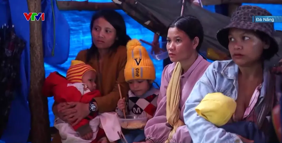 Cán bộ vùng cao cứu dân giữa lũ dữ, trở về mới biết nhà mình đã bị cuốn trôi - Ảnh 3.